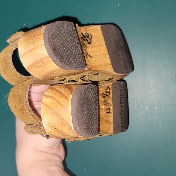 Clogs - Picture 7 of 7